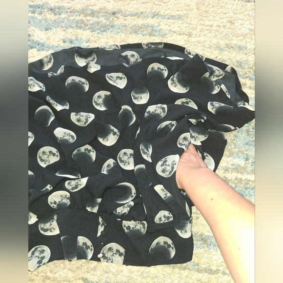 HOT TOPIC Moon Phase Skirt Medium Size GUC - Picture 2 of 9